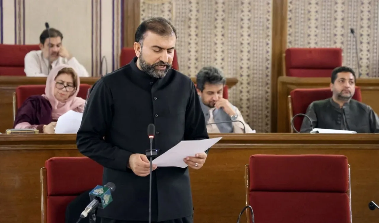 خیبرپختونخوا میں گورنر راج پر بلوچستان اسمبلی میں اختلاف، سرفراز بگٹی نے وفاقی اقدام کی حمایت کردی
