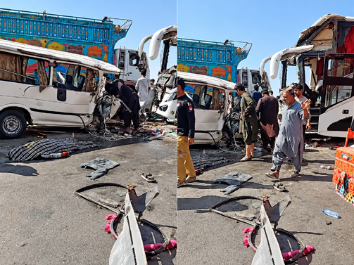 لسبیلہ میں بس اور وین کا خوفناک تصادم، 12 افراد جاں بحق، 22 زخمی