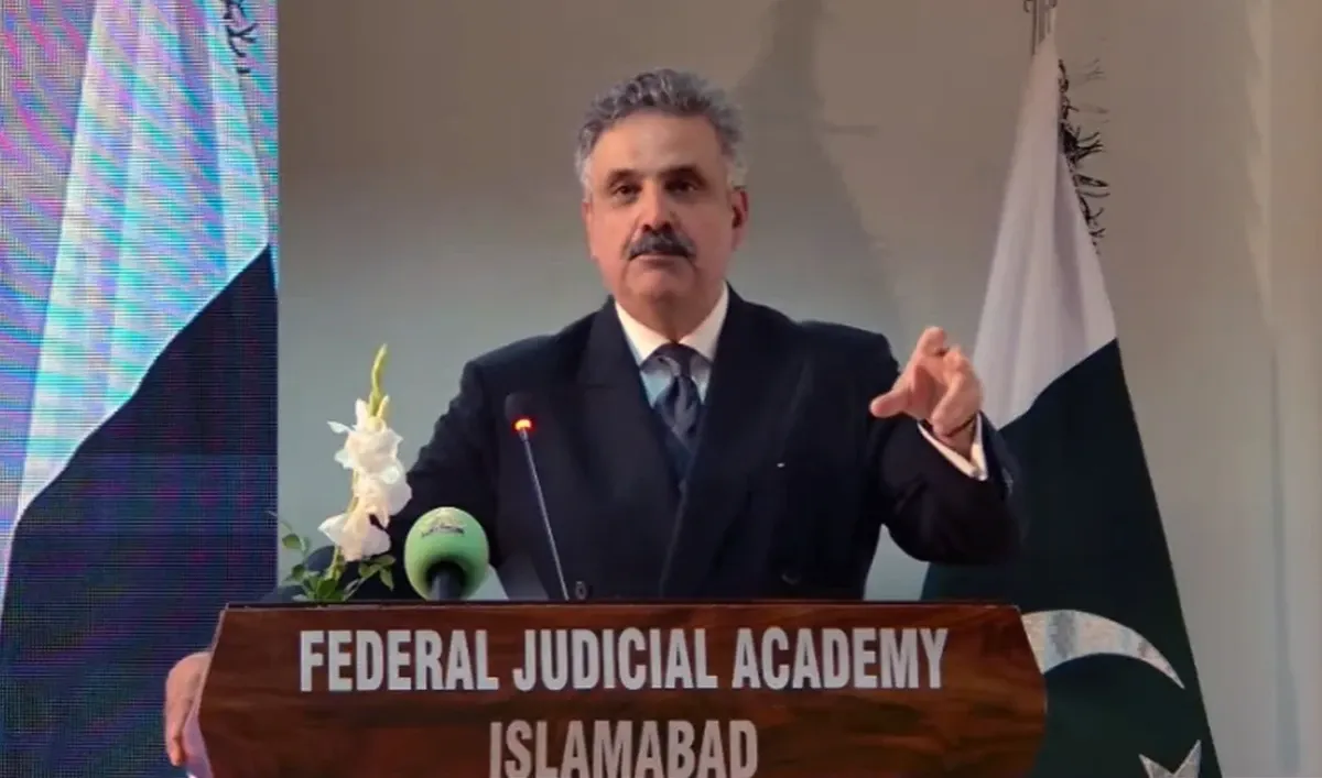 بلوچستان کے وکلا پیشہ ورانہ تربیت اور جدید ٹیکنالوجی سے استفادہ کریں، چیف جسٹس